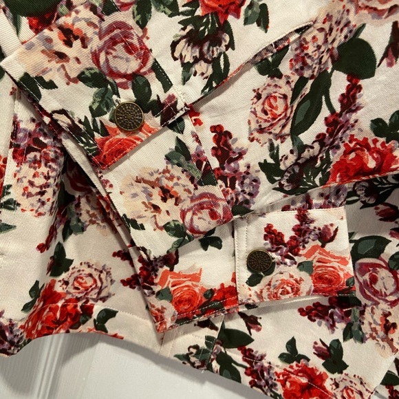 NWOT Potpourri Size 1X Rose Floral Print Button Down Denim Shacket Top Pockets - Picture 4 of 12